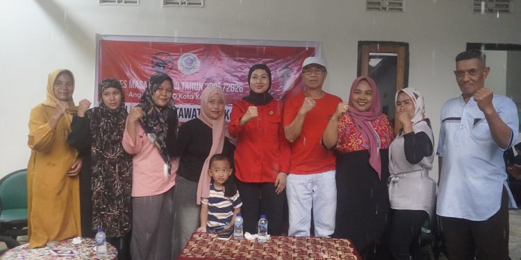 Anggap Olahraga Penting, Apriliani Puspitawati Bantu Fasilitas Olahraga Warga Watulondo