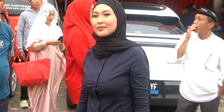 Apriliani Puspitawati Gaungkan Slogan “Terus Berlari Mengejar Mimpi” di Acara Barata Colour Run 2026