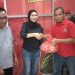 DPC PDI Perjuangan Kendari Bagikan Paket Sembako kepada Kader dan Simpatisan
