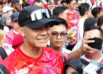 Ganjar Pranowo Ikut Lari di Event Barata Colour Run 2026 Kendari