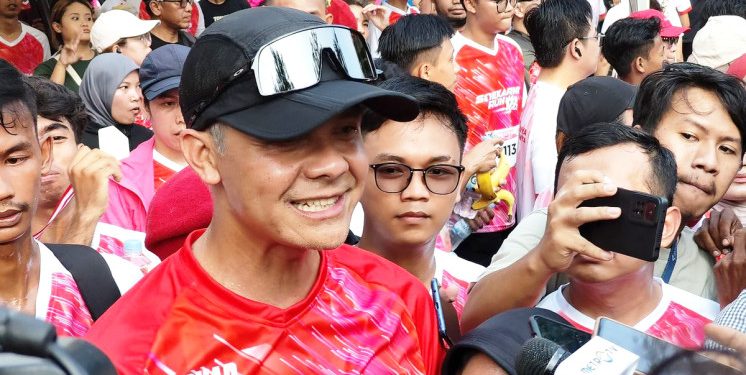 Ganjar Pranowo Ikut Lari di Event Barata Colour Run 2026 Kendari