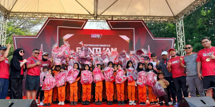 500 Siswa Dapat Donasi Peralatan Sekolah Saat Barata Color Run 2026 Kendari
