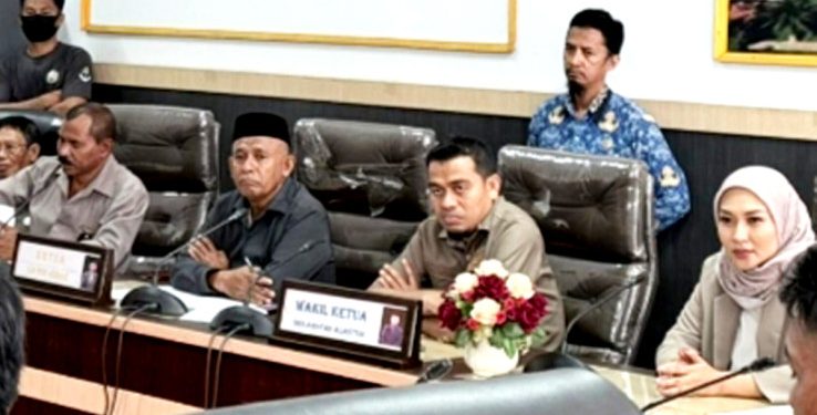 Ratusan Driver Geruduk DPRD Kendari, Apriliani Pastikan Aduan Diproses Komisi III