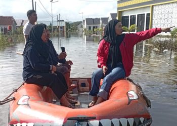 Tinjau Lokasi Banjir, DPC PDI Perjuangan Segera Bangun Posko Bantuan Warga Terdampak di Bantaran Sungai Wanggu