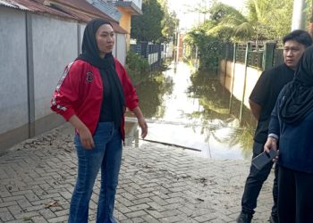 Ketua DPC PDI Perjuangan Kota Kendari Dirikan Posko Bantuan di Lokasi Banjir Sungai Wanggu