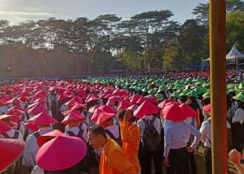 Ketua DPC PDI Perjuangan Kendari Bantu Warga Baruga Wujudkan Mimpi Putri Kuliah di Akuntansi UHO