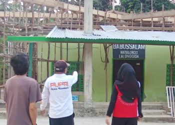 Apriliani Puspitawati Sahuti Warga Saat Reses, Bantu Seluruh Pengatapan Masjid Babussalam Watulondo
