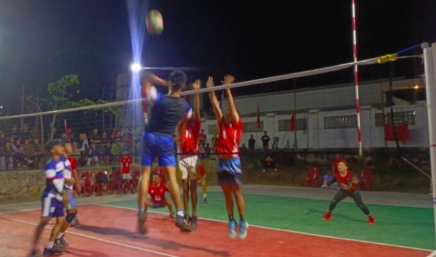 Empat Tim Putra Lolos Semifinal Turnamen Voli Antar Ranting PAC PDIP Puuwatu
