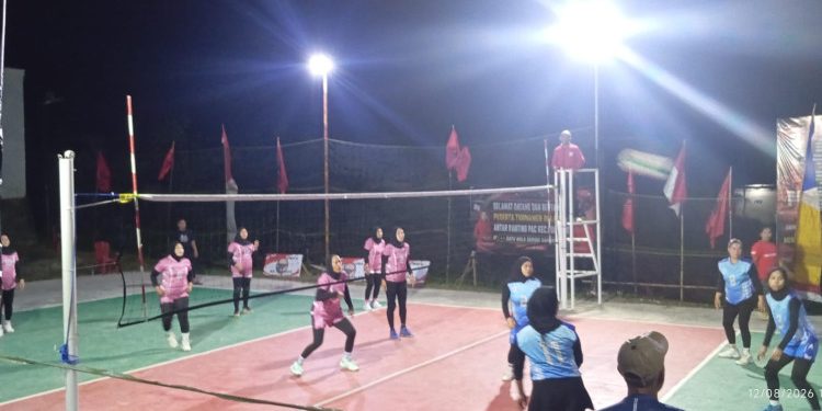 Turnamen Bola Voli PAC PDI Perjuangan Puuwatu: Tumbangkan Kelurahan Puwatu, Tim Putri Lalodati Lolos Babak Final
