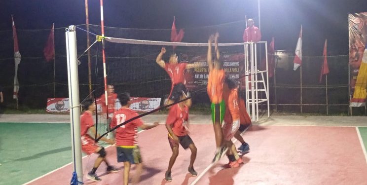 Turnamen Bola Voli PAC PDI Perjuangan Puuwatu: Kalahkan Lalodati Dua Set, Tim Putra Punggolaka Susul Tim Putri ke Final