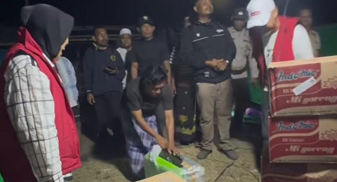 PDI Perjuangan Gerakkan Ekonomi Daerah Terdampak Gempa Flores dengan Belanja Bantuan dari Warga Sekitar