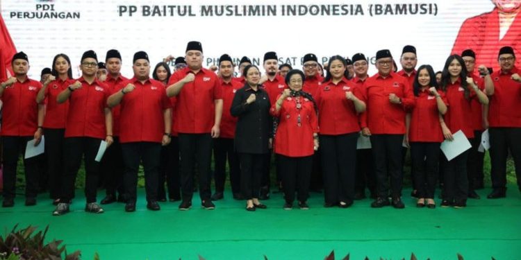 Megawati Kukuhkan Organisasi Sayap PDI Perjuangan
