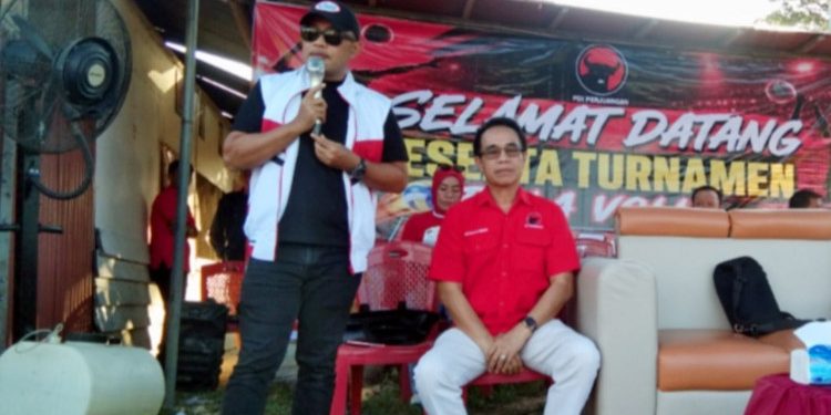 Di Hadapan Peserta Turnamen Voli antar Ranting, Sekretaris PDIP Sultra Ingatkan Pengorbanan Pendiri Bangsa Rebut Kemerdekaan