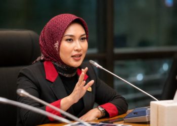 Kabut Asap Kiriman Landa Sultra, Apriliani Ajak Warga Kendari Lindungi Diri dengan Masker