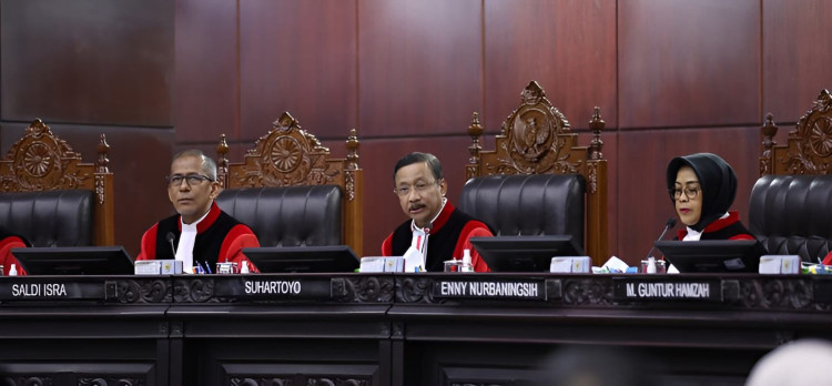 Hakim Mahkamah Konstitusi. (Laman MK)